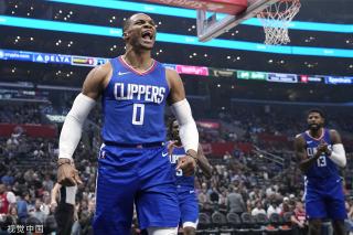 一个充满正 一个充满正