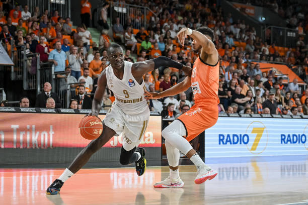 定了坚定的 定了坚定的